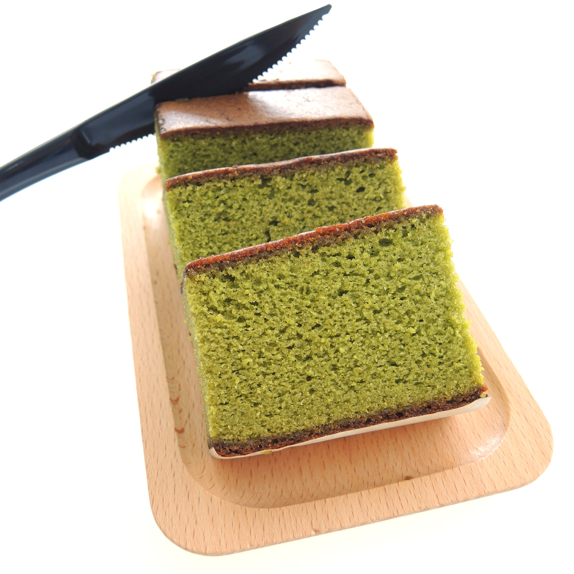 Couverts colorés pour gâteau éponge